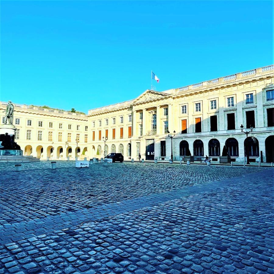 Aux Clefs Des Sacres - Dans Un Hotel Particulier Situe Rue Du Marc - Reims - Hyper Centre Forum Mairie Boulingrin Екстер'єр фото